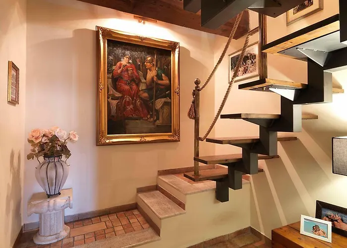 Porta Nuova 埃尔萨谷口村